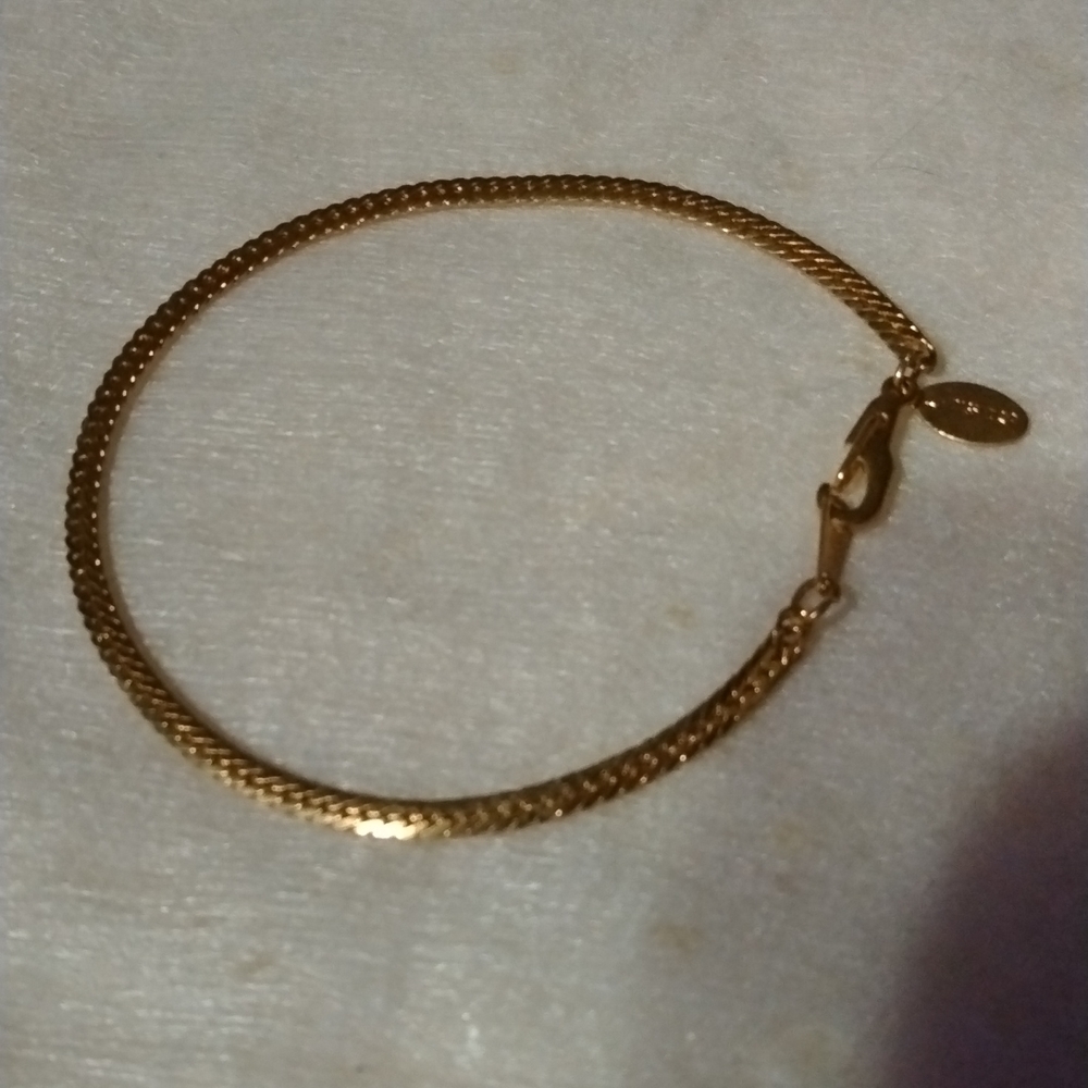 Ambassador signed gold tone bracelet 7" NWT (sku 659)